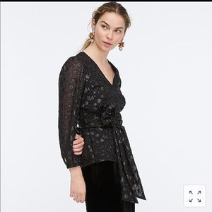 Tie-waist V-neck top in metallic dot jacquard - S